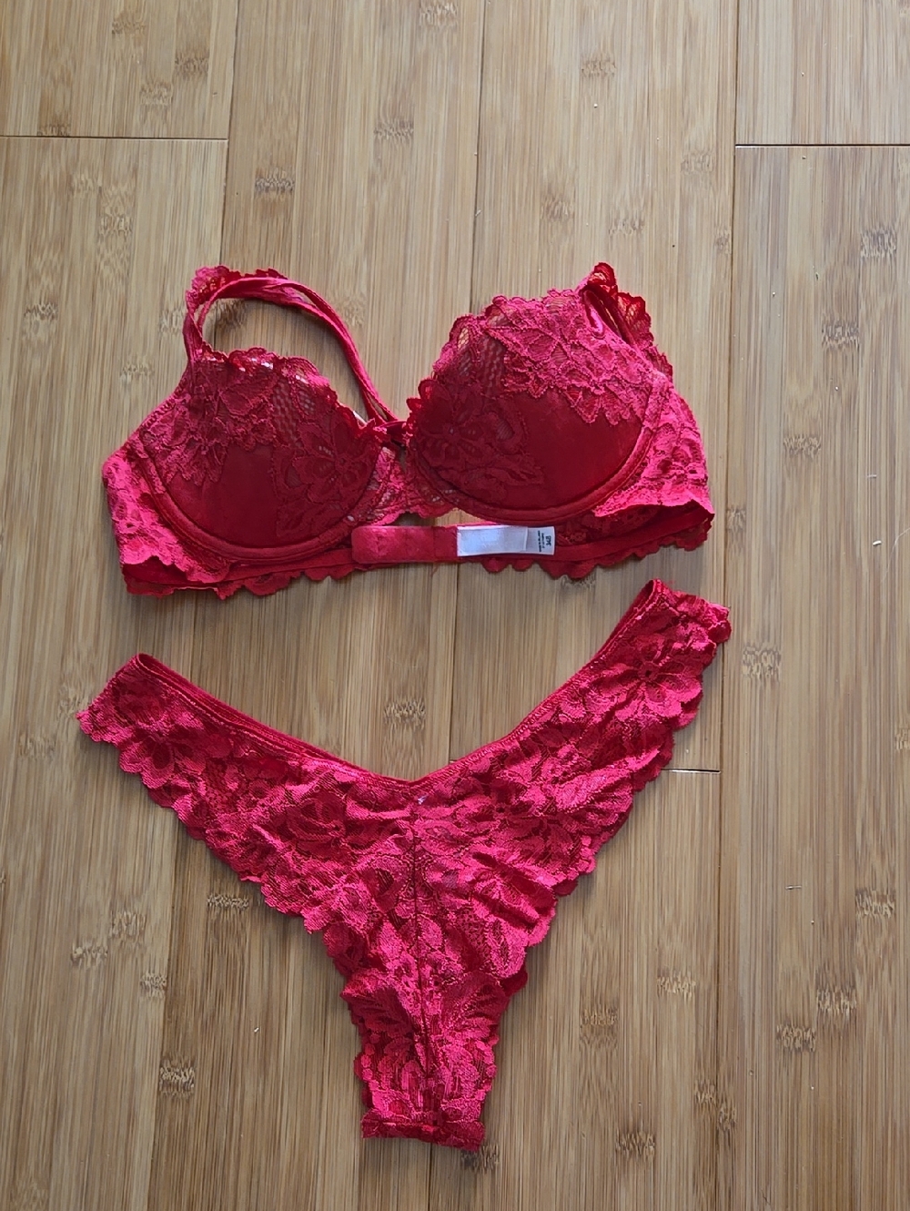 Victoria's Secret Vintage Red Lace Balconette Bra Set 34B Small